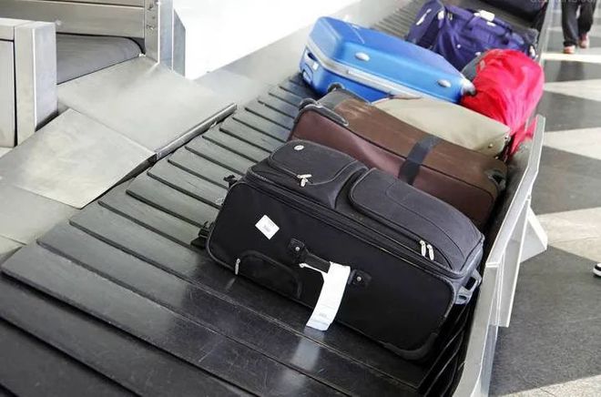 8000元貴重行李箱托運被砸癟，為何只賠償500元？解析航空行李托運賠償機制